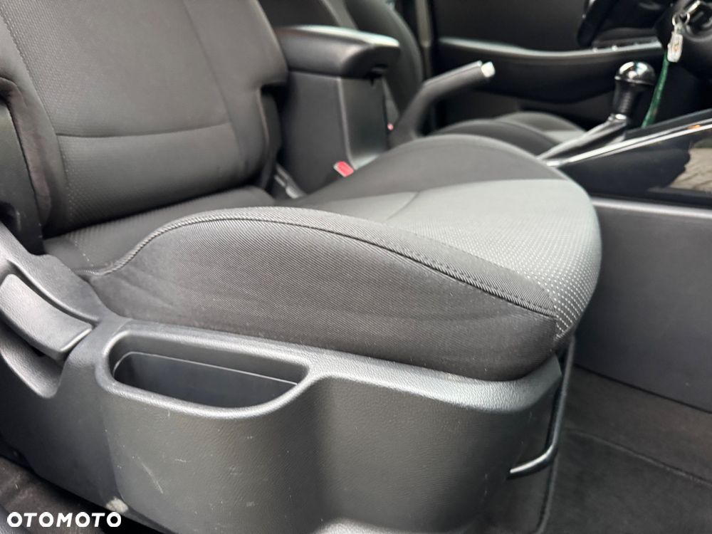 Kia Carens 1.7 CRDi L DCT - 32