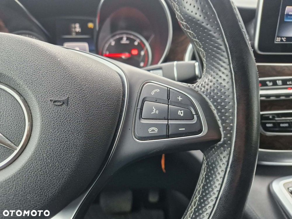 Mercedes-Benz Klasa V - 23