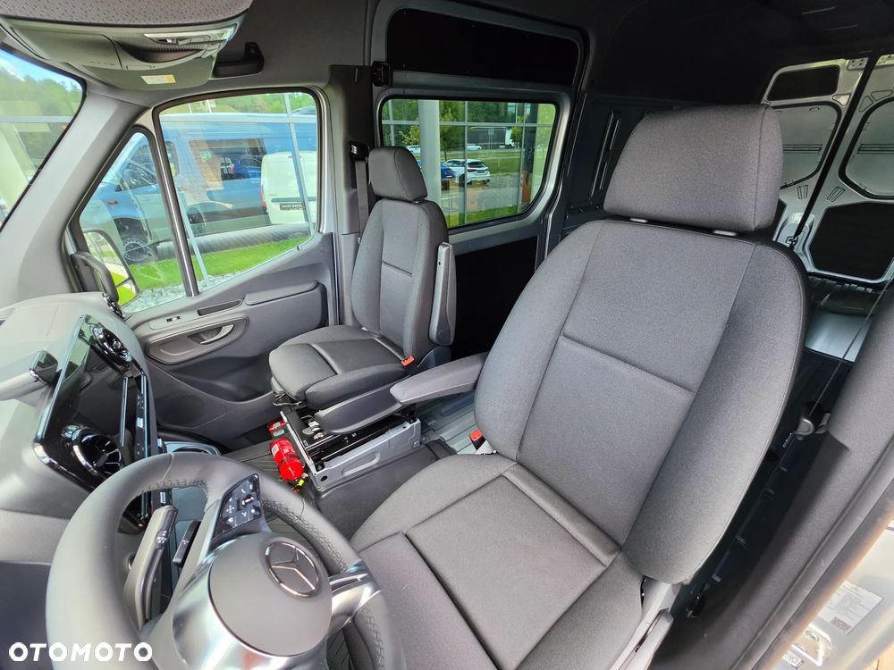 Mercedes-Benz Sprinter - 26
