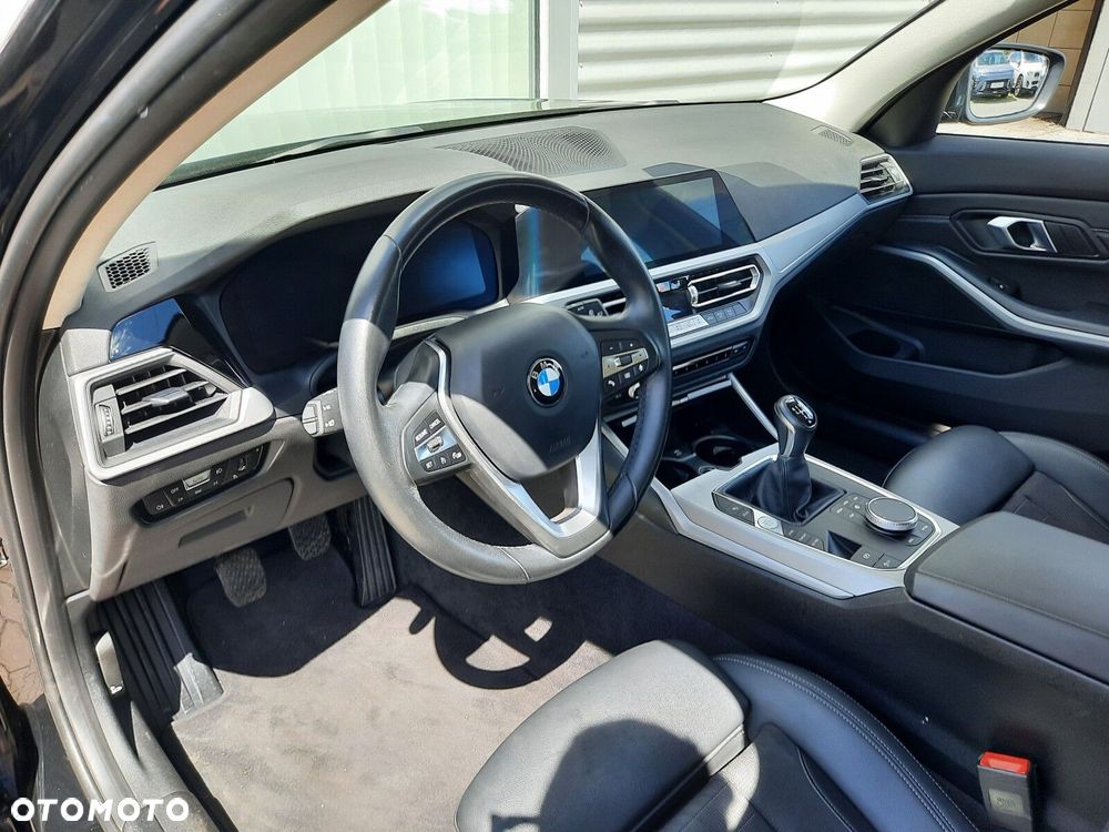 BMW Seria 3 318i Advantage - 10