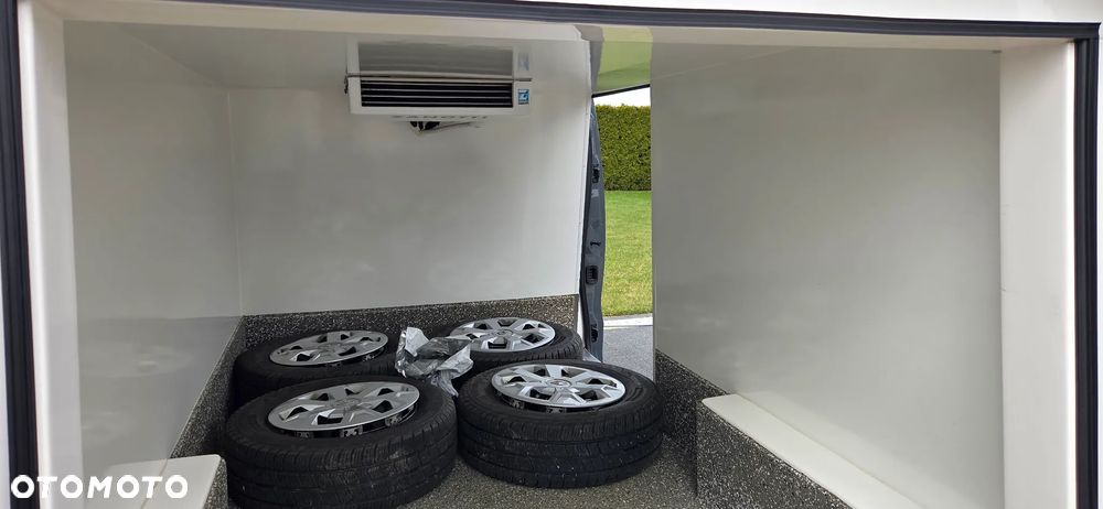 Renault Trafic L2H1 CHŁODNIA Bogato Wyposażony Polska Vivaro Talento Transporter Vito - 4
