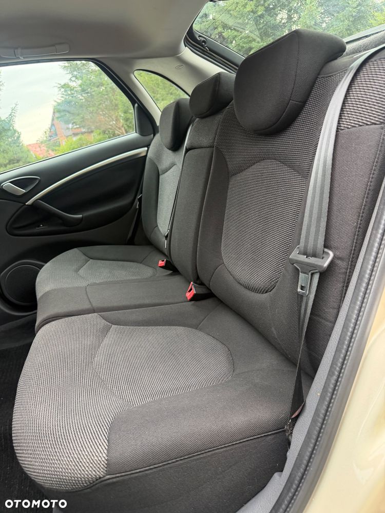 Citroën C5 2.0i 16V Exclusive - 16