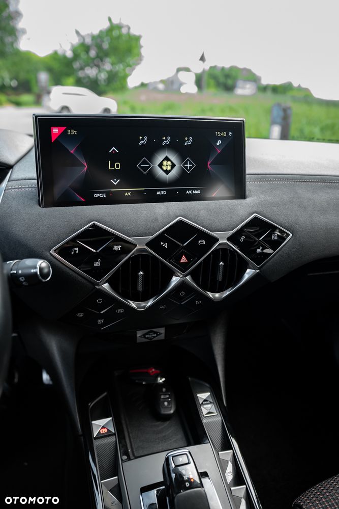 DS Automobiles DS 3 Crossback 1.2 PureTech Performance Line + - 28