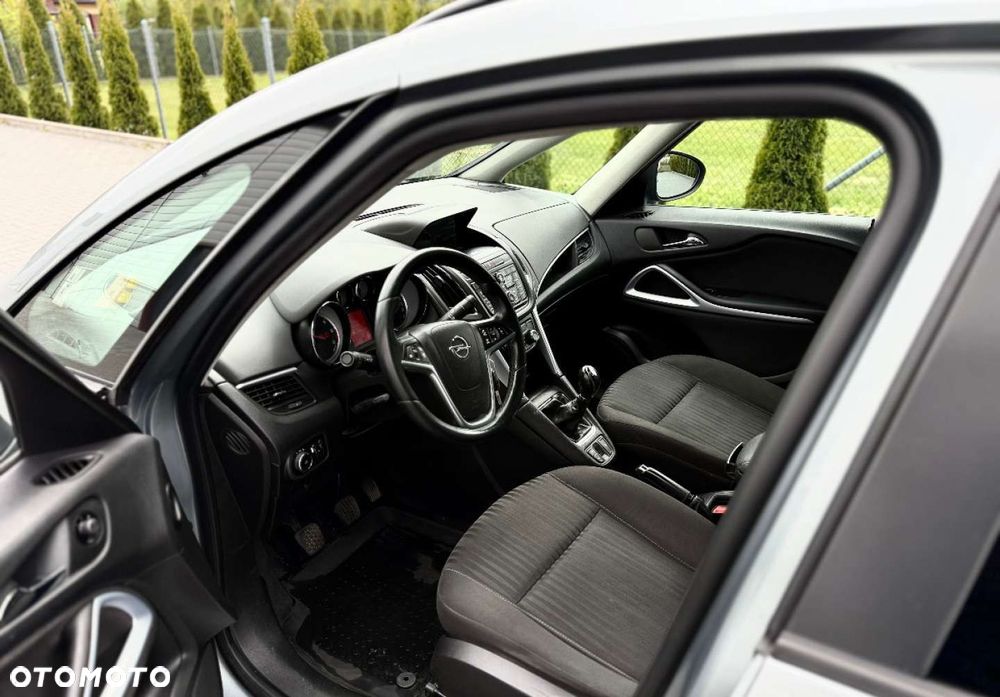 Opel Zafira - 13