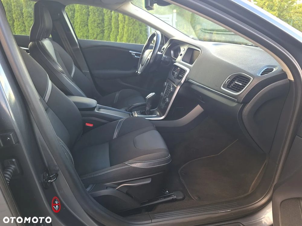 Volvo V40 D2 Momentum - 14