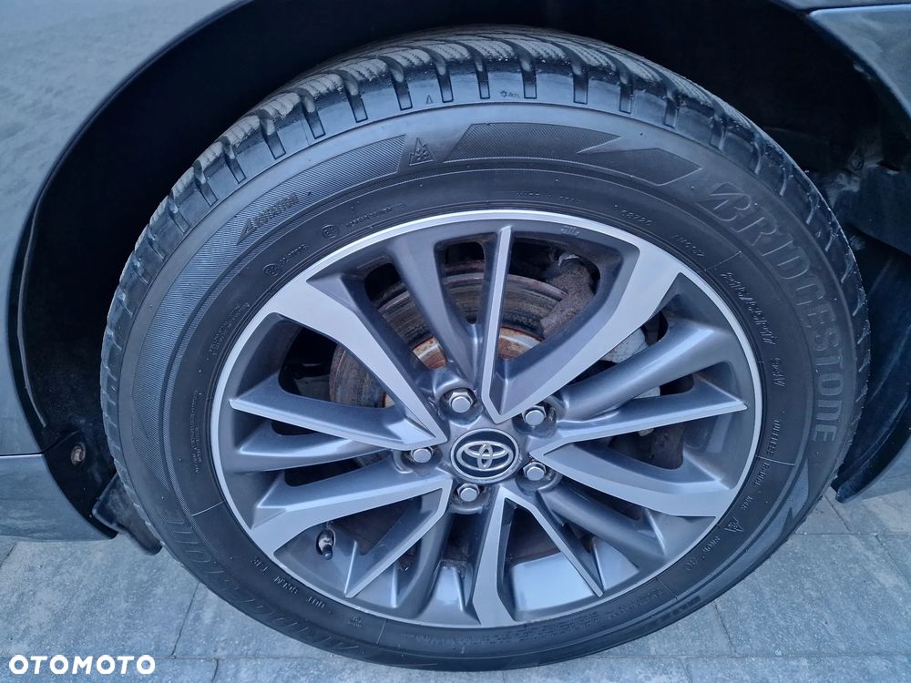 Toyota Avensis 2.0 D-4D Prestige - 19