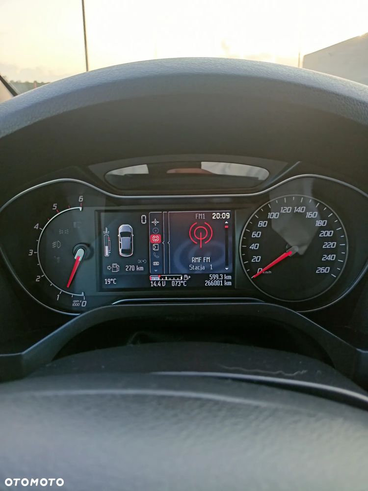 Ford S-Max 2.0 TDCi DPF Titanium - 25