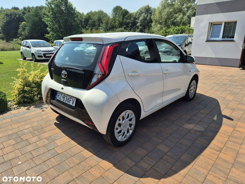 Toyota Aygo x-play - 5