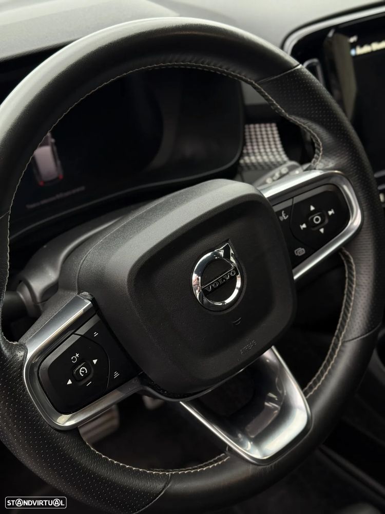 Volvo XC 40 Recharge 78 kWh Twin Motor Core — fotografia 9