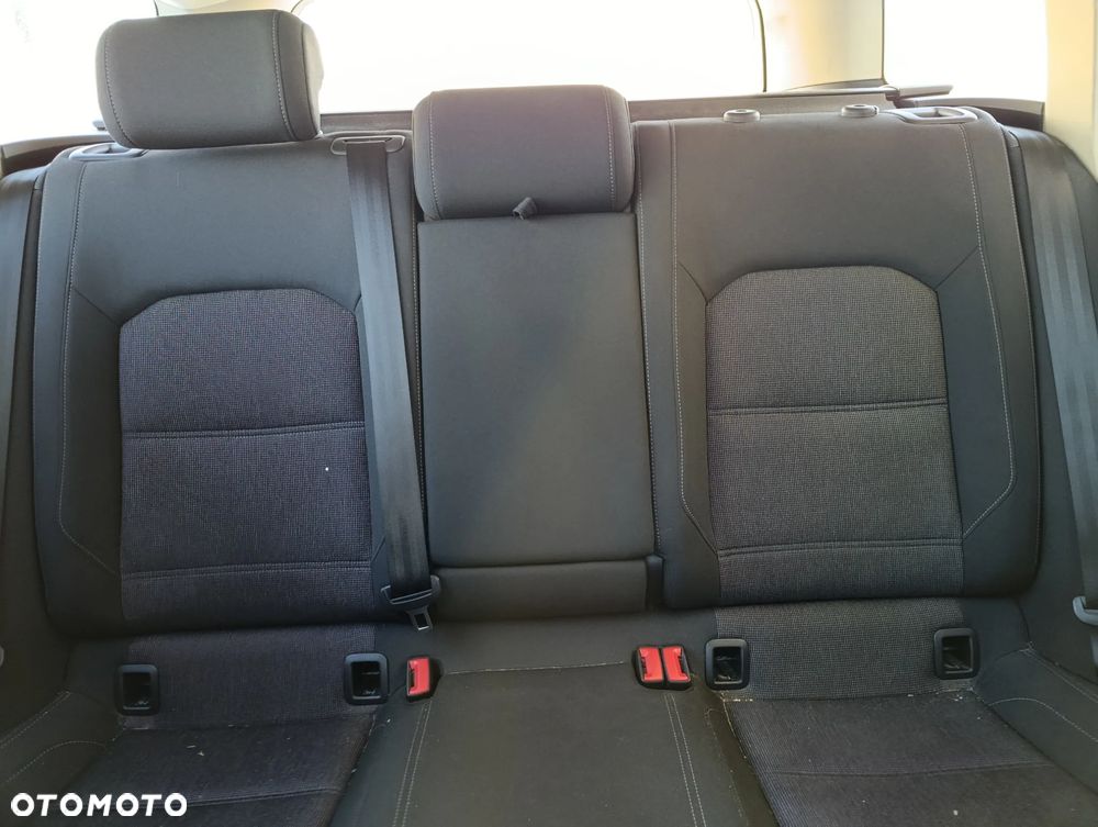 Volkswagen Passat Variant 1.8 TSI BMT Comfortline - 28