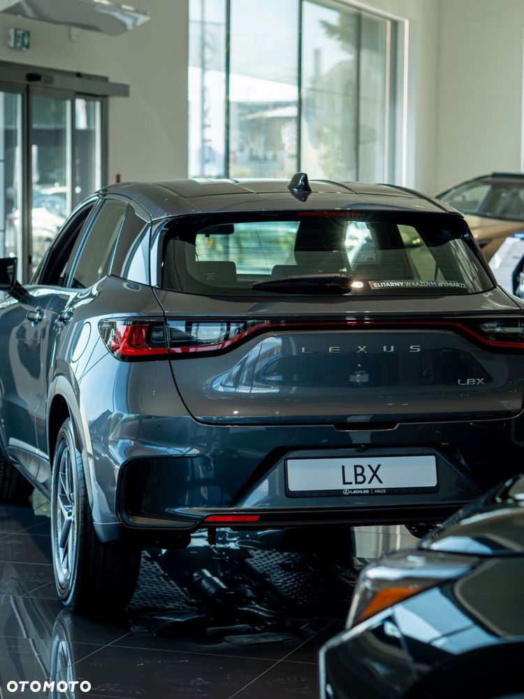 Lexus LBX 1.5 Hybrid - 3