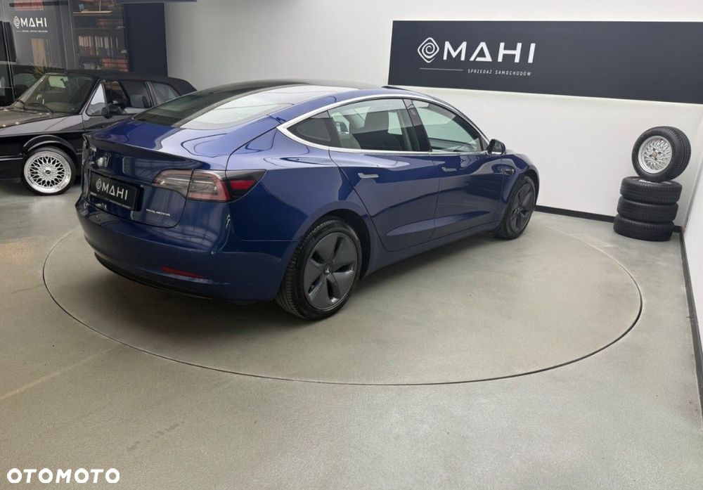 Tesla Model 3 - 12