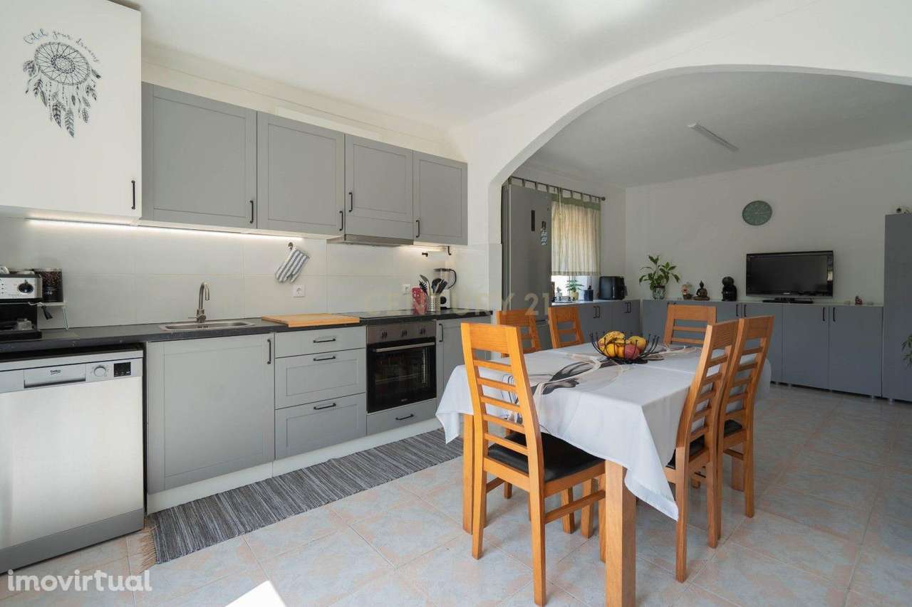 Moradia T4 - C/ excelente espaço exterior - Grande imagem: 2/48