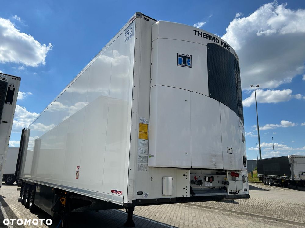 Schmitz Cargobull ThermoKing SLXi300; DOST; Uchwyty promowe, Paleciara - 2