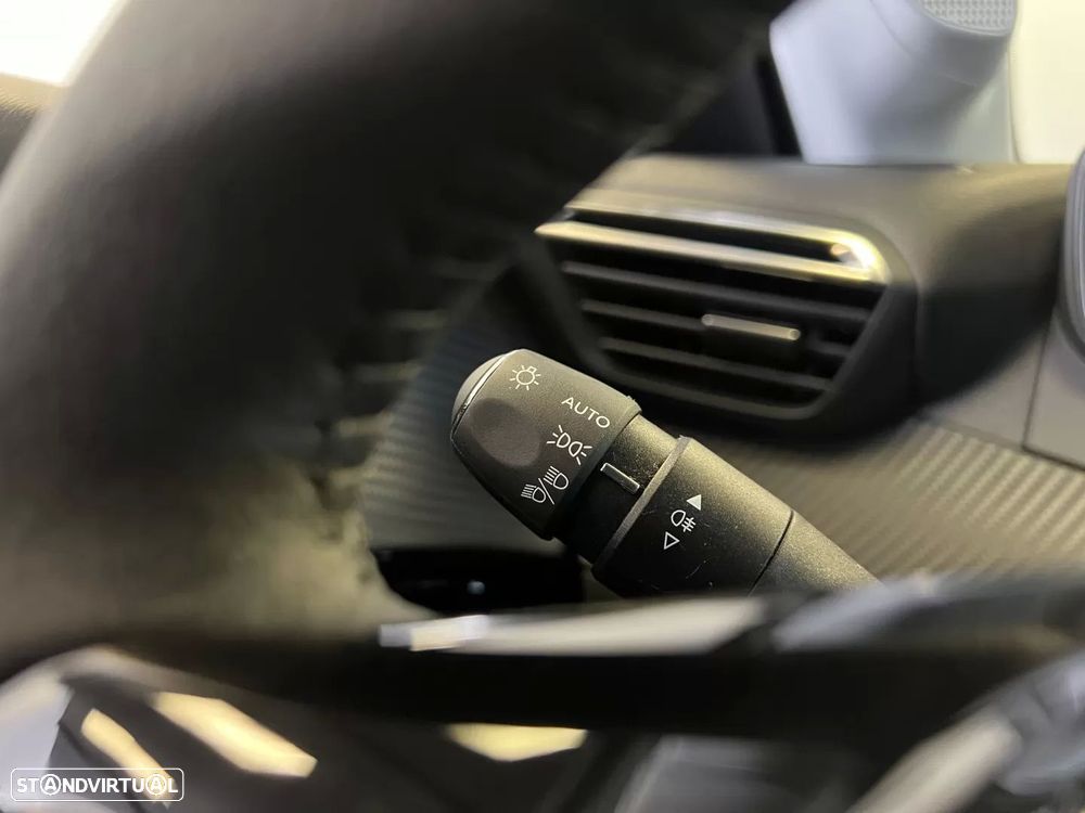 Peugeot e-208 Active Pack - 42