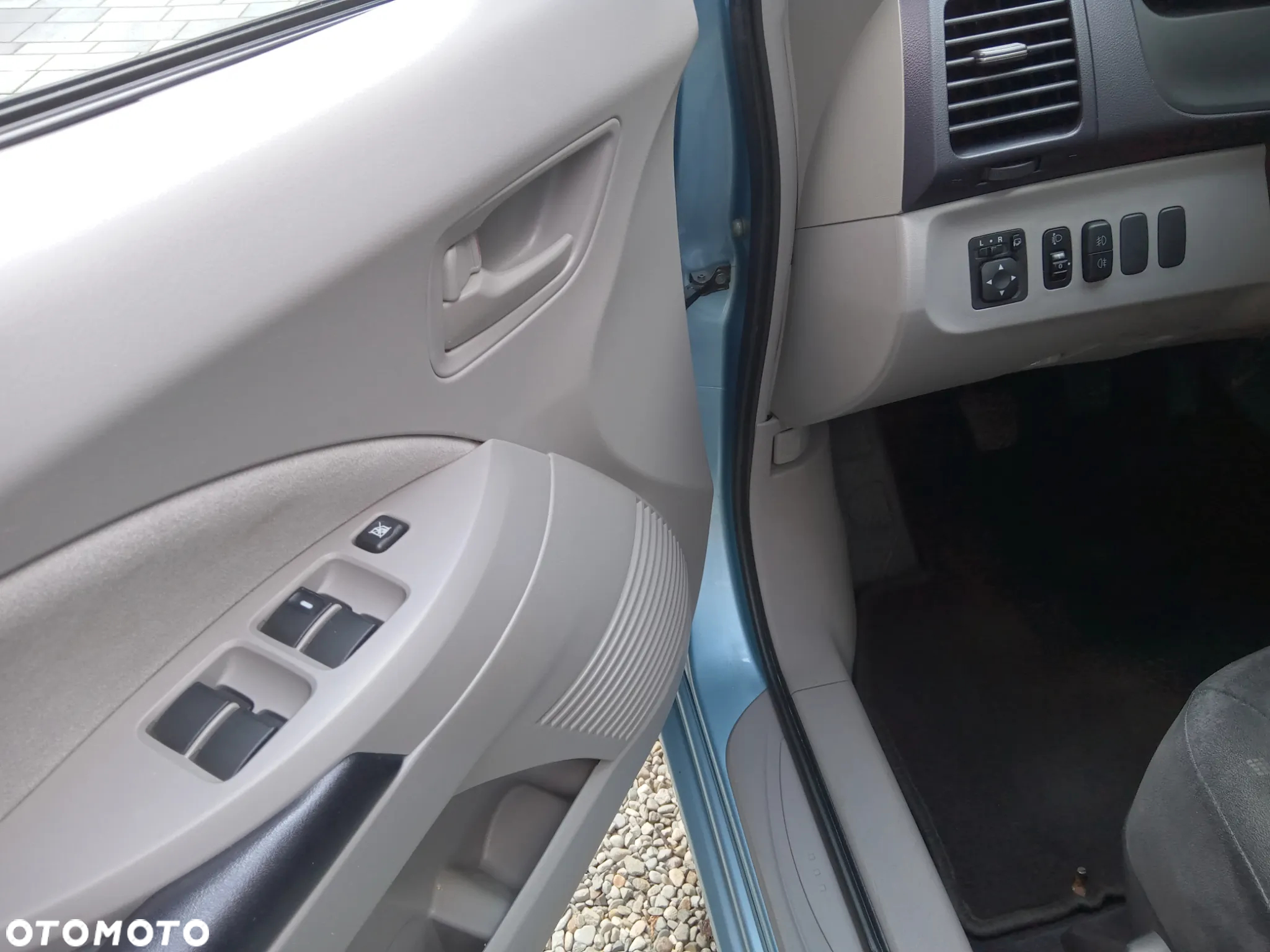 Mitsubishi Grandis - 18