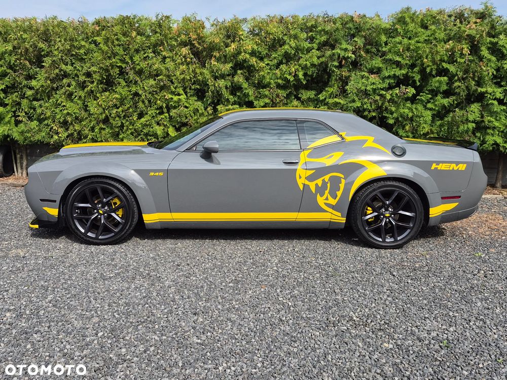 Dodge Challenger - 10