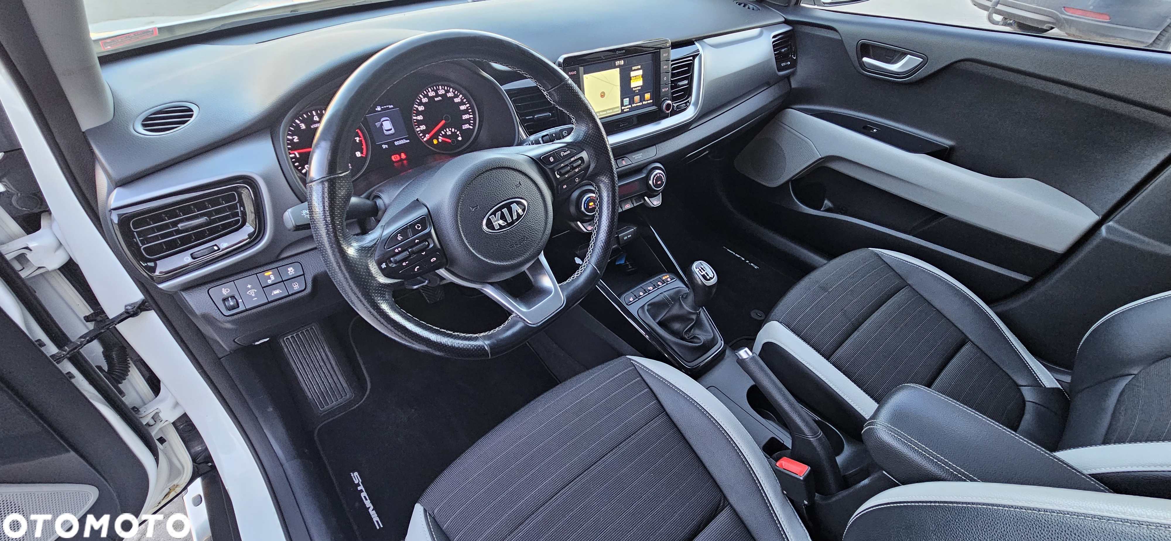 Kia Stonic 1.0 T-GDI 120 Edition 7 - 10