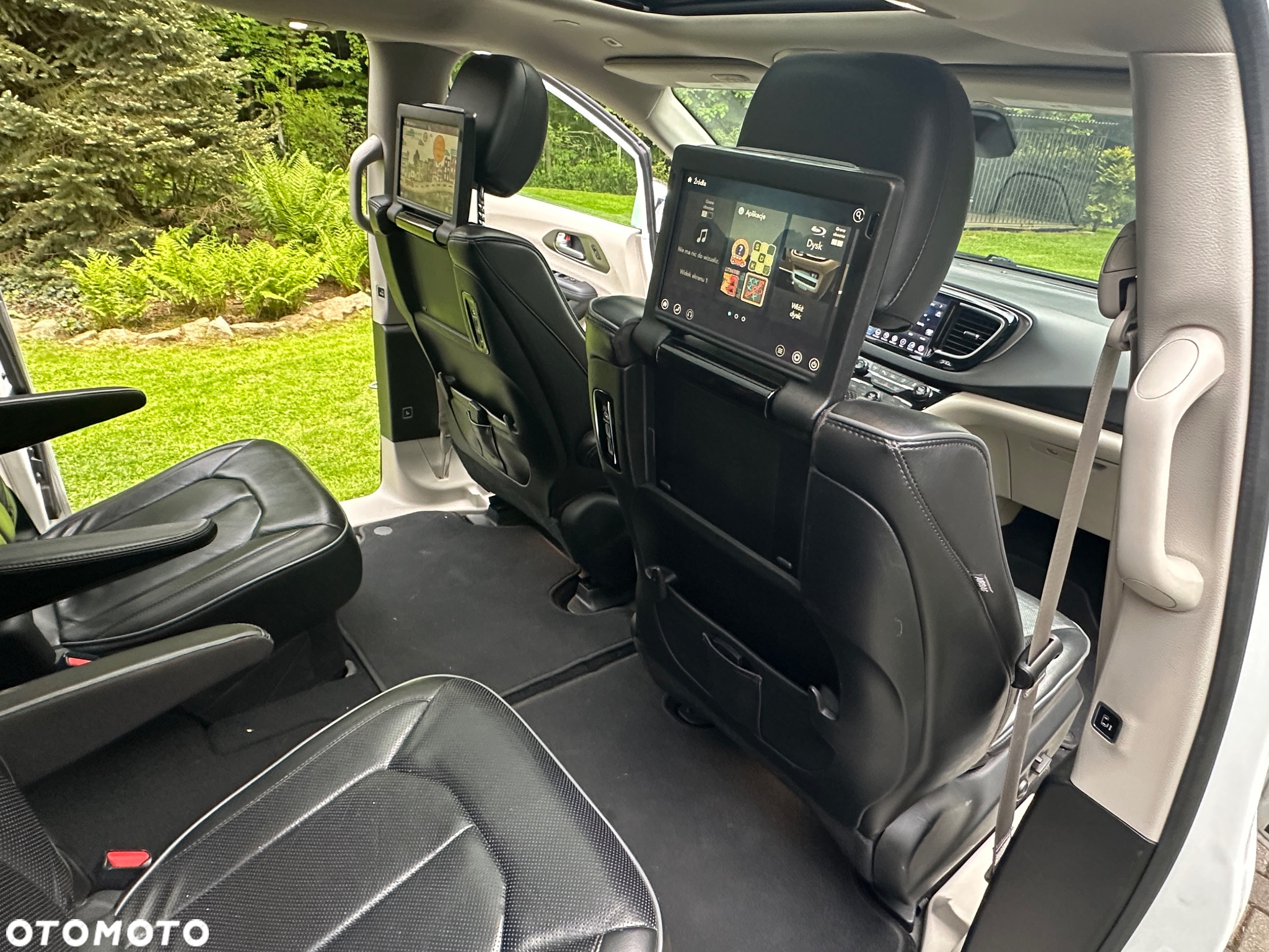Chrysler Pacifica - 14