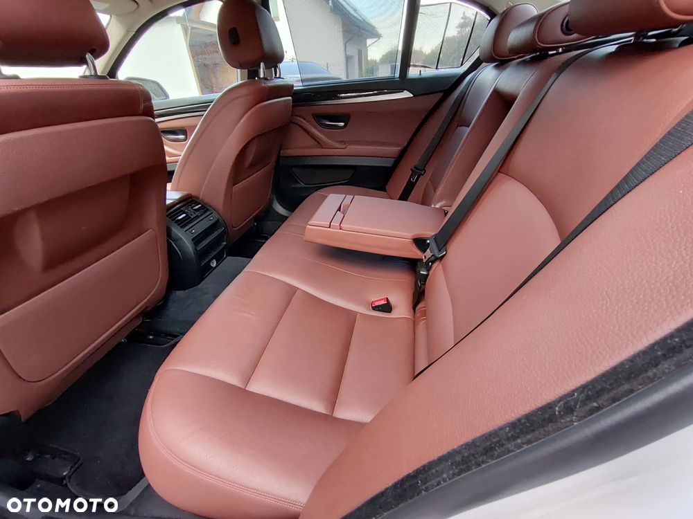 BMW Seria 5 530d xDrive - 6