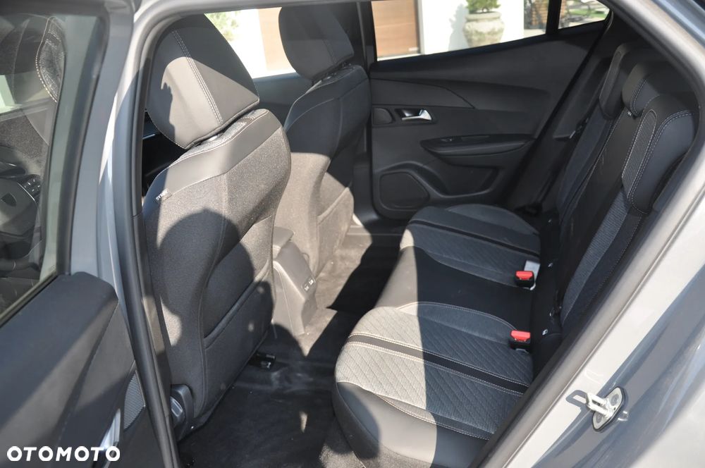 Peugeot 2008 Hybrid 145 e-DSC Business - 10