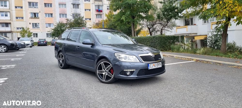 Skoda Octavia Combi 2.0 TDI RS - 1