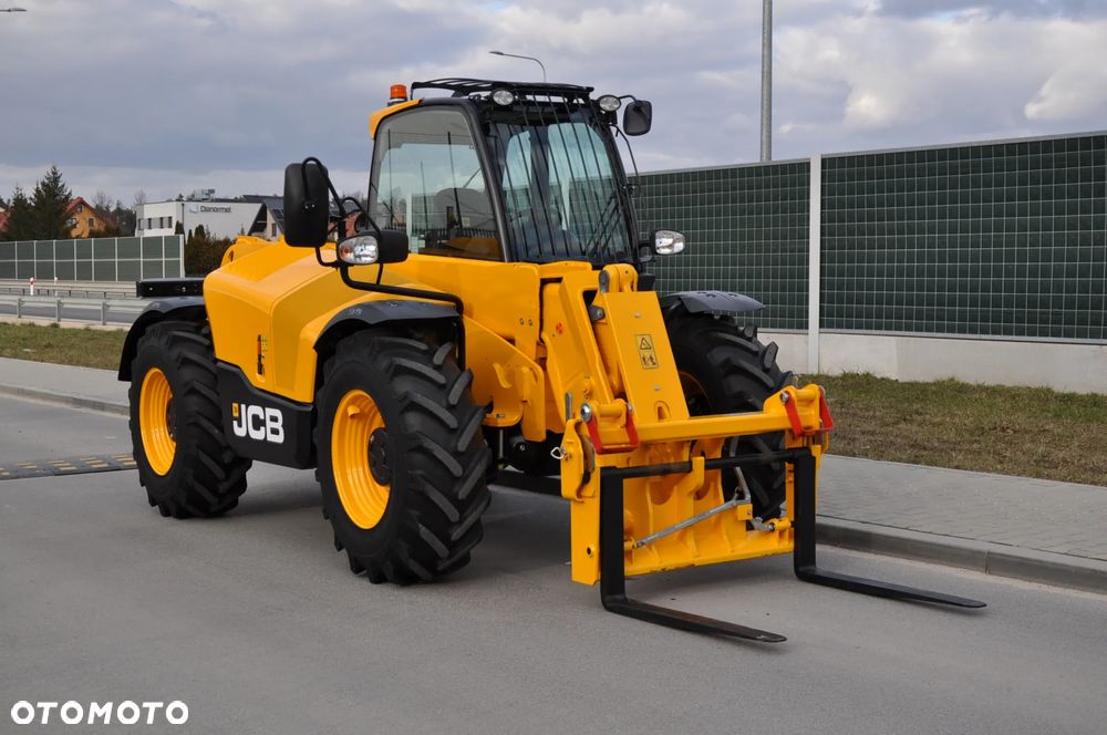 JCB 531-70 ŁADOWARKA TELESKOPOWA MAŁO MTG 546 UDŹWIG 3100 kg WYSOKOŚĆ ZAŁADUNKU 7 m NA GWARANCJI PRODUCENTA KLIMATYZACJA JAK NOWA! - 25