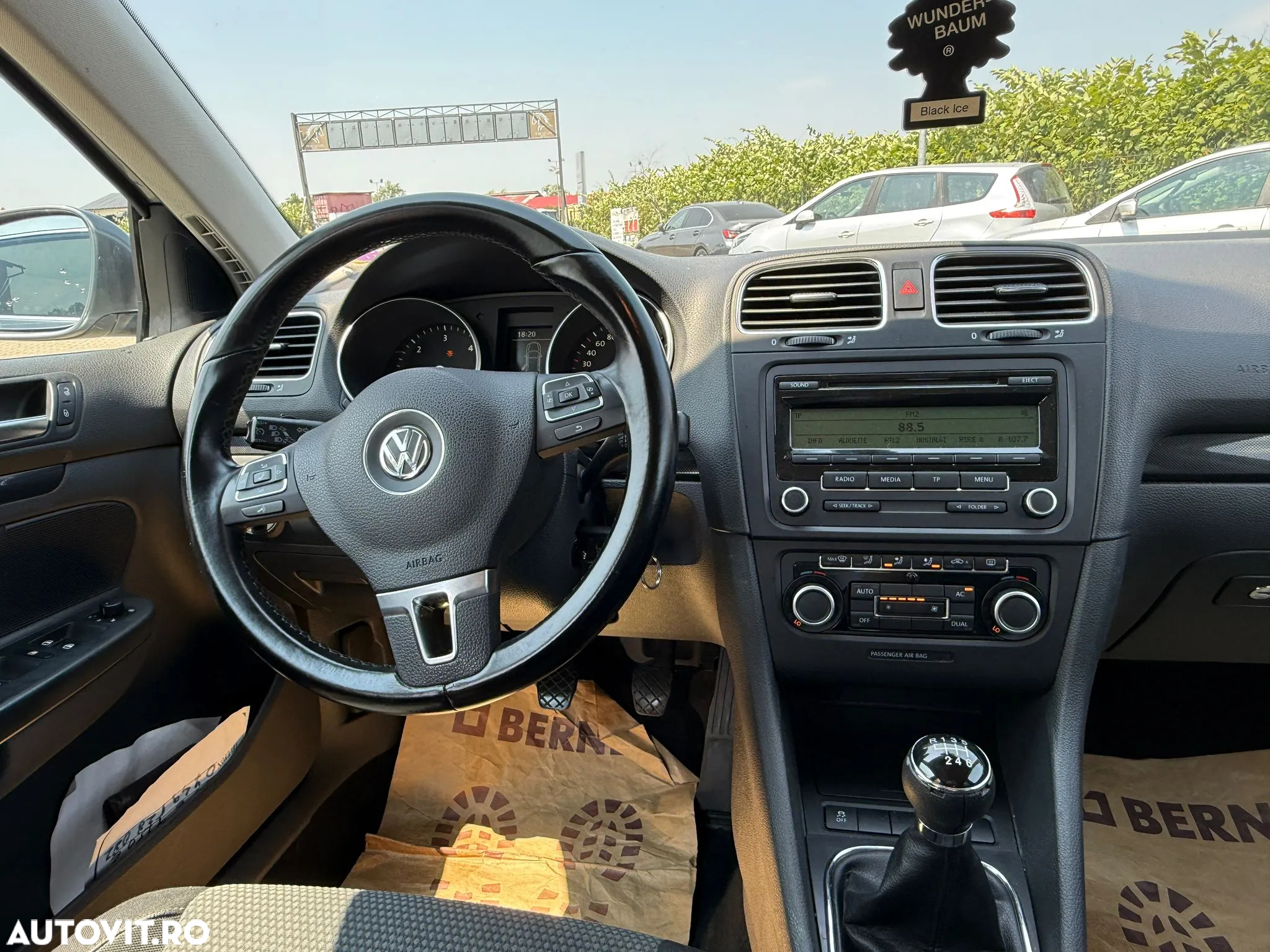 Volkswagen Golf 2.0 TDI Comfortline - 5