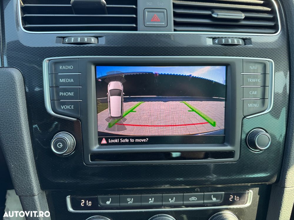 Volkswagen Golf - 27