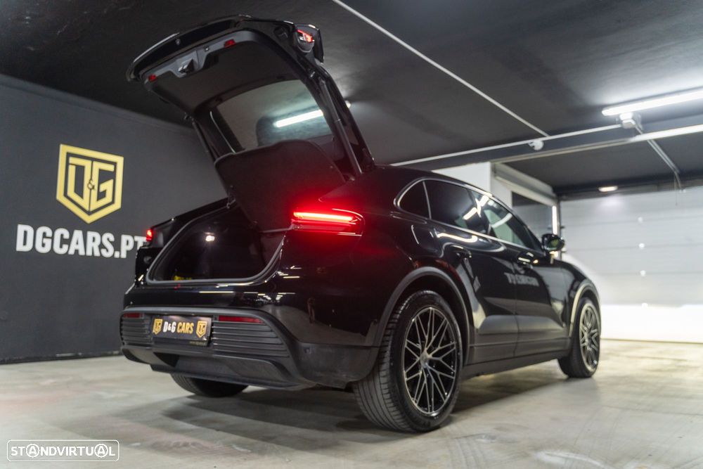 Porsche Macan Electric 4 - 28