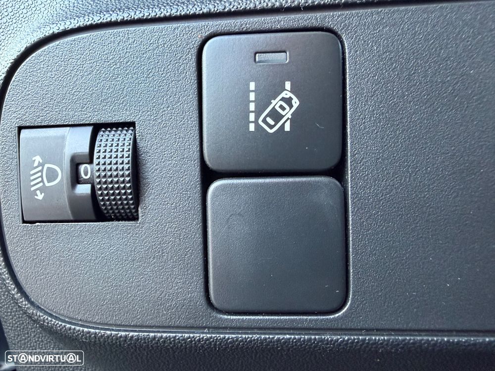 Citroën C3 1.2 PureTech Shine - 22