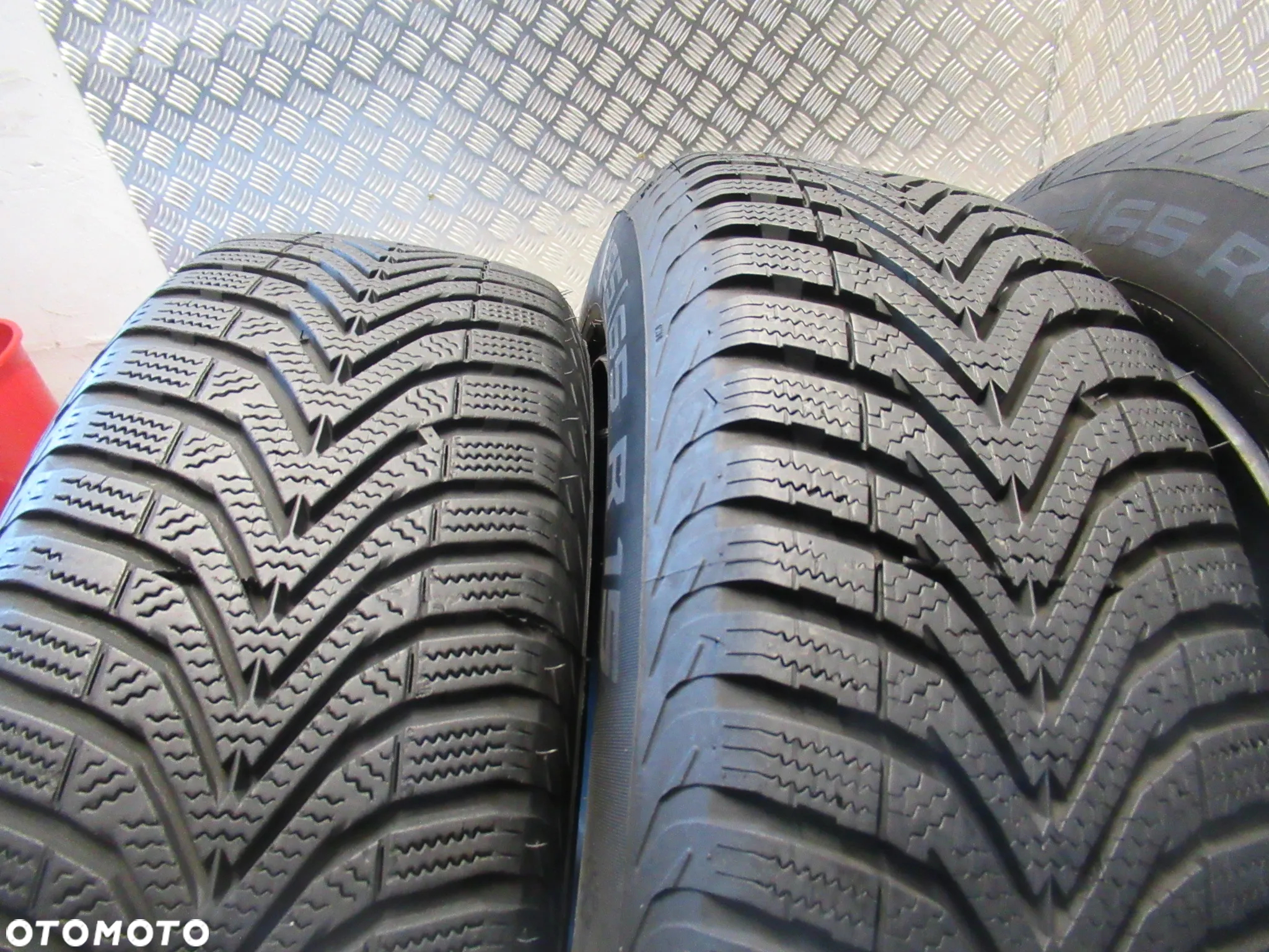 Koła Renault Clio Kangoo Zoe Modus Dacia Sandero Jogger 6Jx15 et40 4x100 zima 8mm - 9