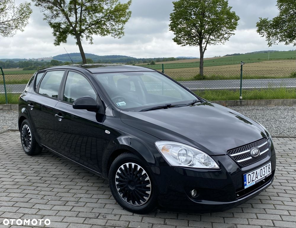 Kia Ceed - 1