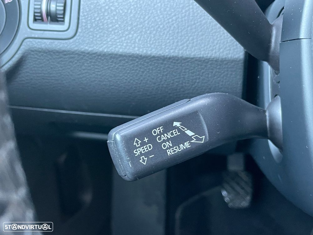 VW Passat 1.6 TDI BlueMotion - 22