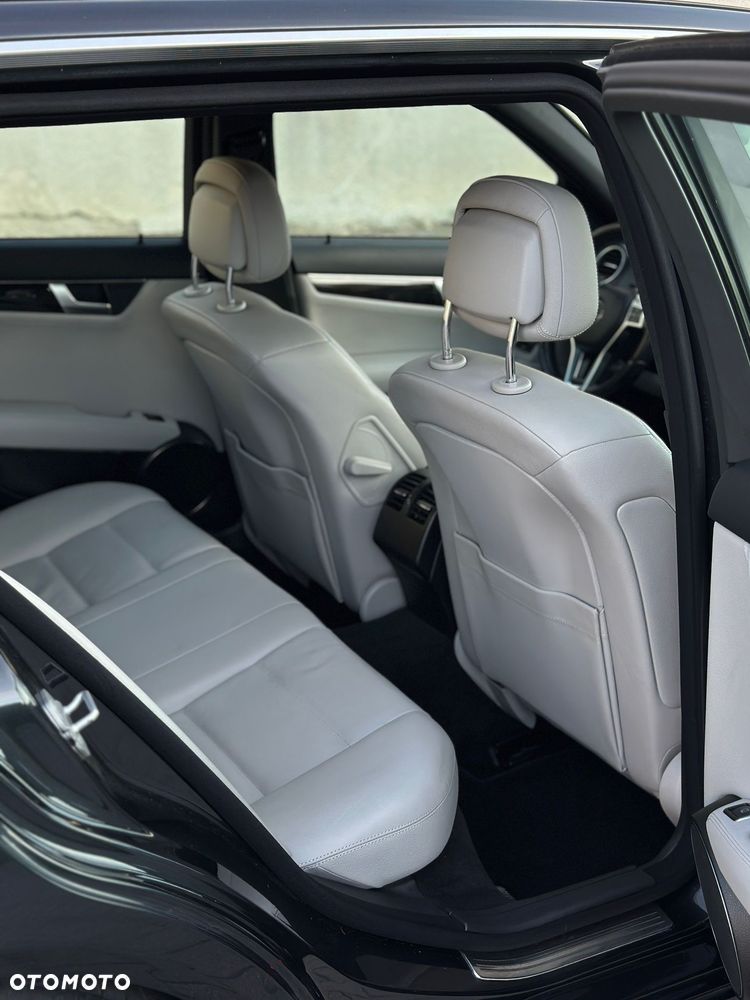 Mercedes-Benz Klasa C 350 CDI BlueEff Avantgarde - 14