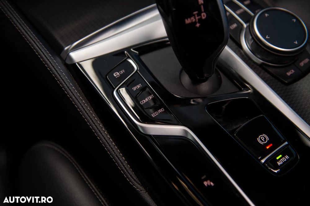 BMW Seria 5 530d xDrive AT MHEV - 25