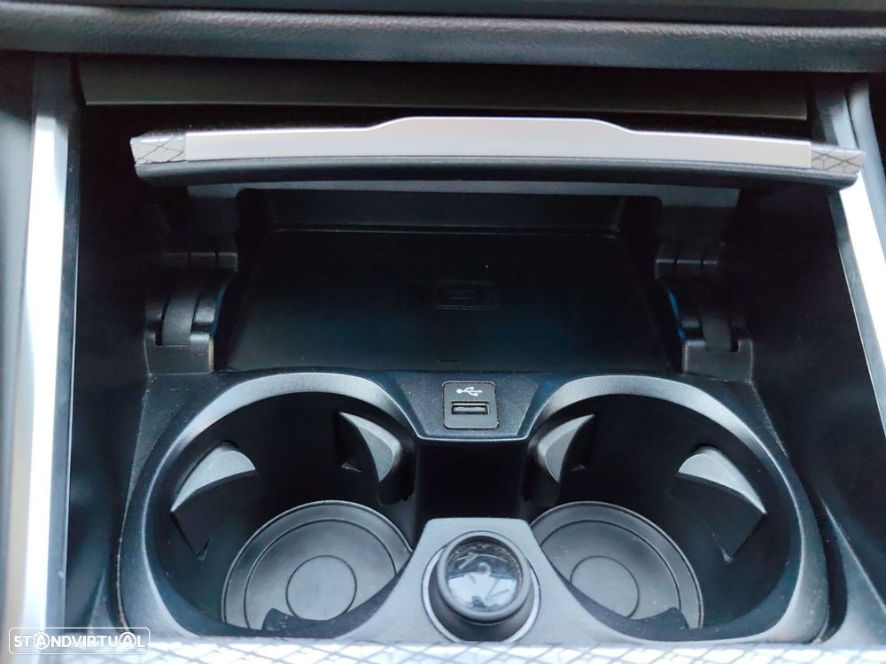 BMW 320 d Pack Desportivo M Auto — fotografia 30