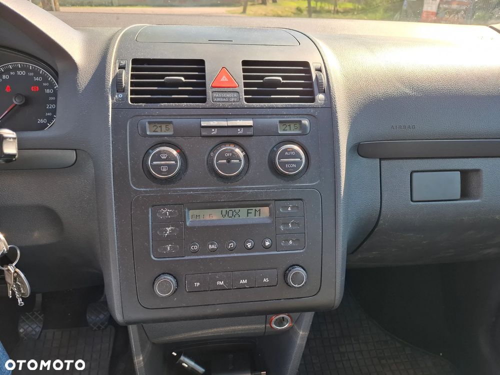 Volkswagen Touran 1.6 Basis - 6