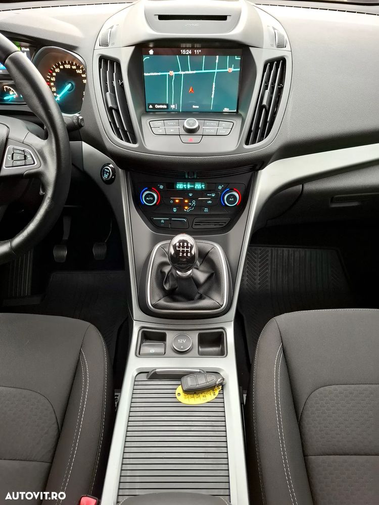 Ford Kuga - 12