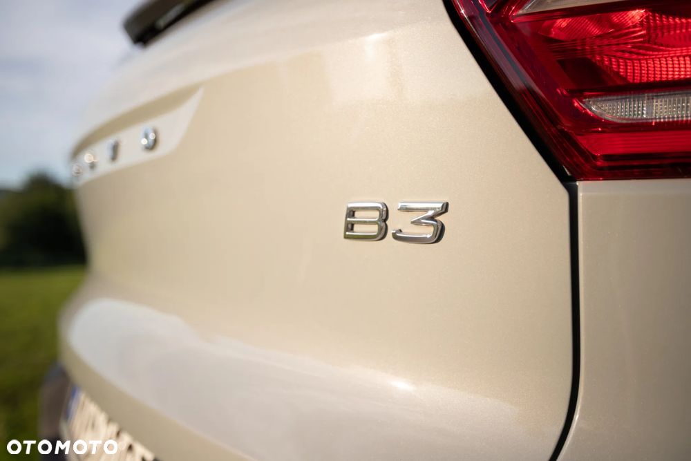 Volvo XC 40 B3 Essential - 14
