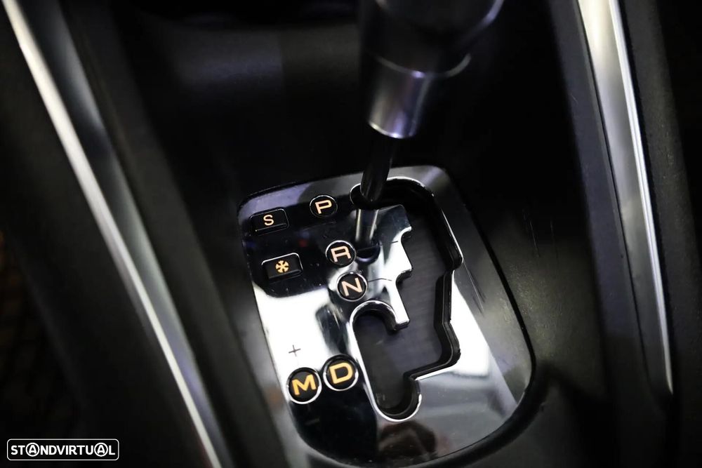 Peugeot 208 1.2 PureTech Allure EAT6 - 32
