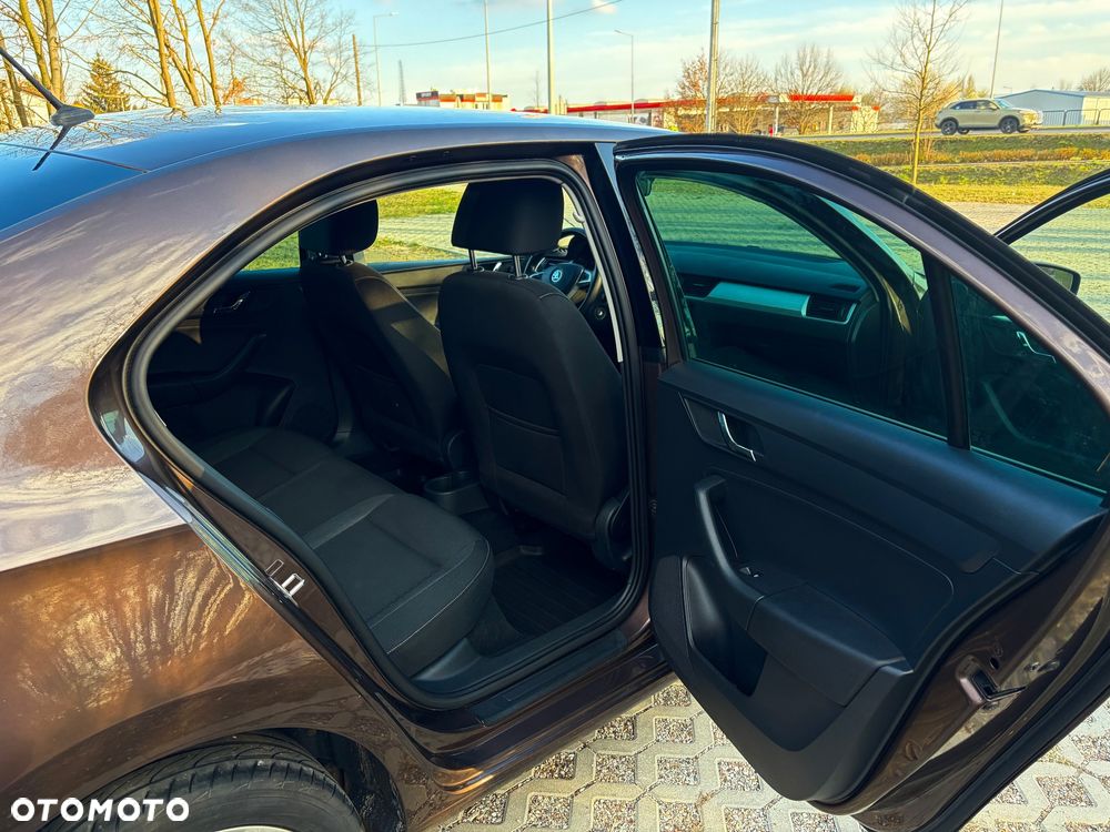 Skoda RAPID 1.2 TSI Ambition - 29