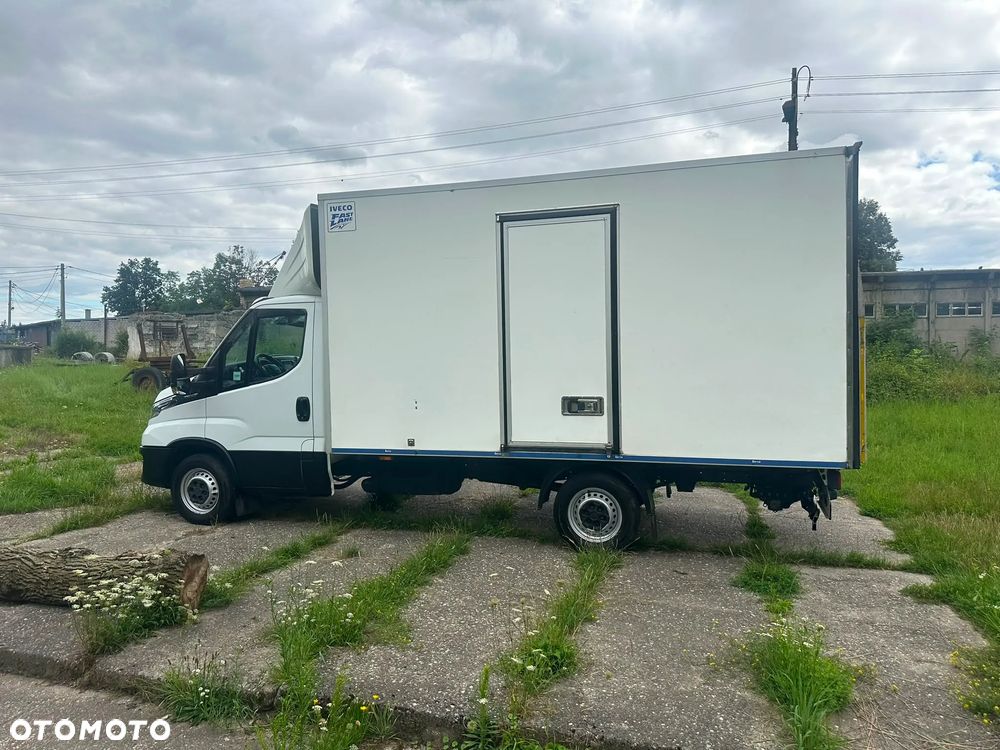 Iveco Daily KONTENER+WINDA (udźwig 750kg) 2.3 diesel 156 kM automat 2021 WEBASTO, KAMERA COFANIA, GWARANTOWANY NIEWIELKI PRZEBIEG 160tyś. - 15