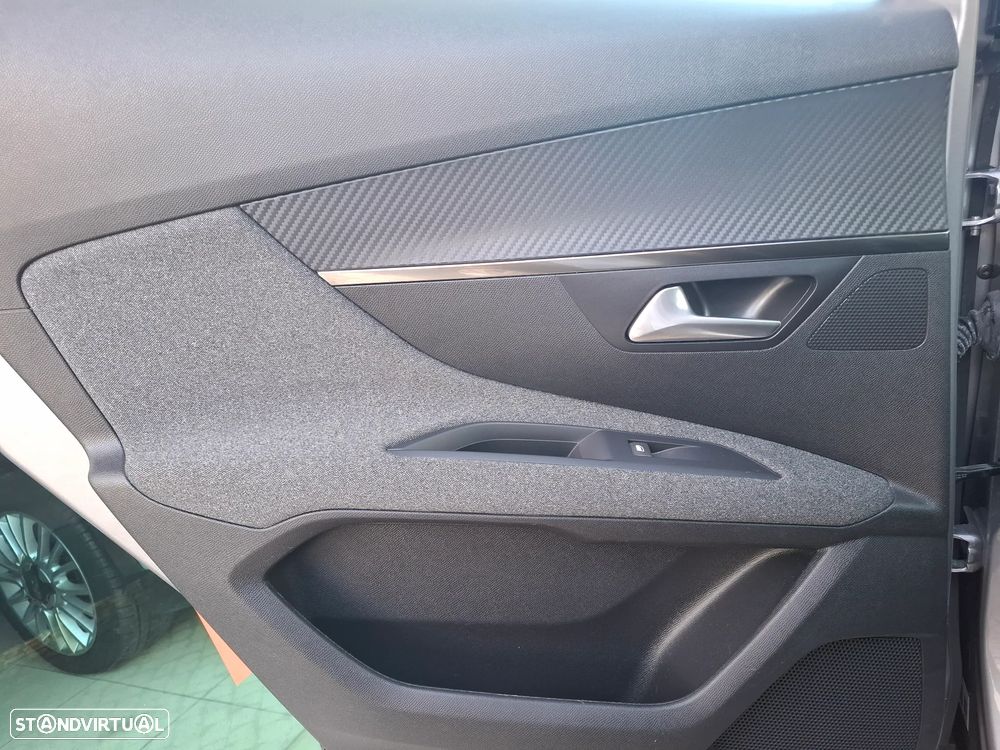 Peugeot 3008 PureTech 130 Stop & Start GPF EAT8 Active Business-Pack - 33