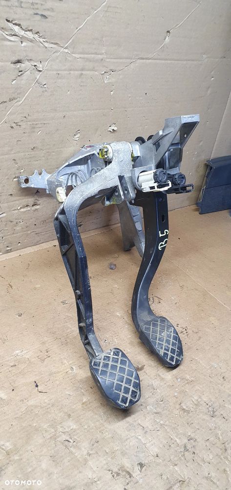 Pedały pedał sprzęgła hamulca VW Passat B5 8D1721117N 8D1721316G - 2