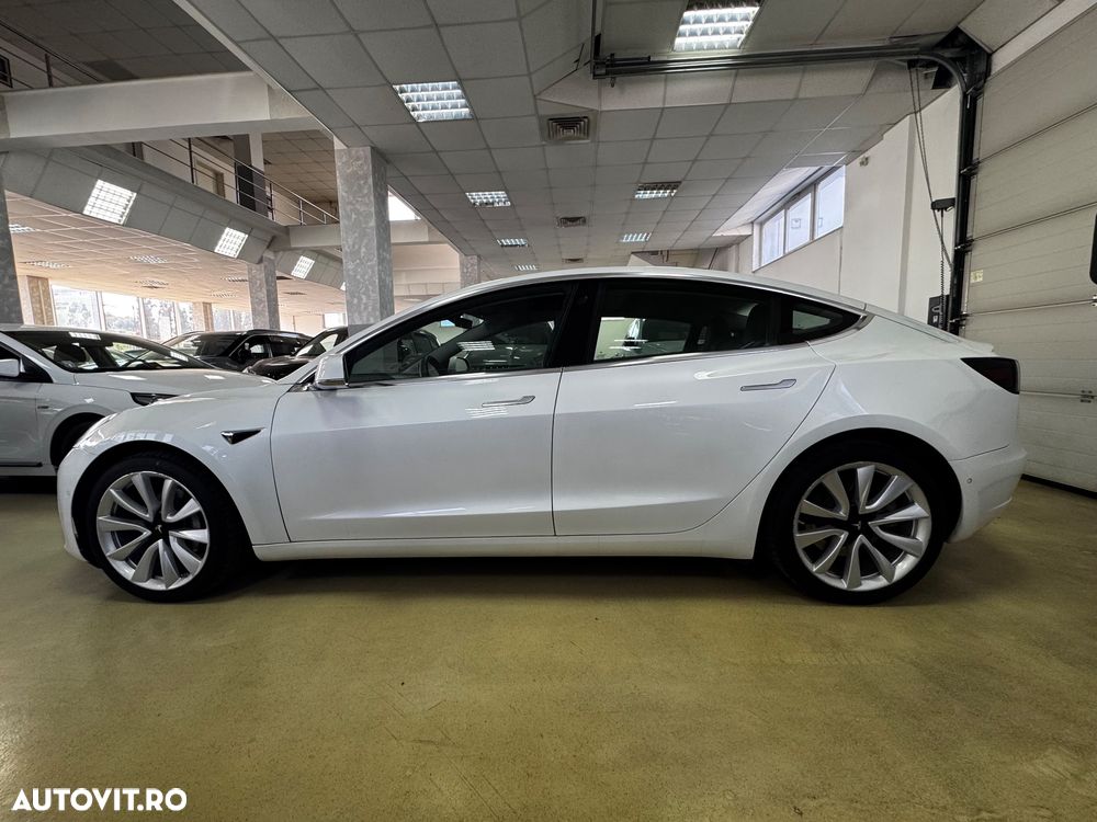 Tesla Model 3 - 12