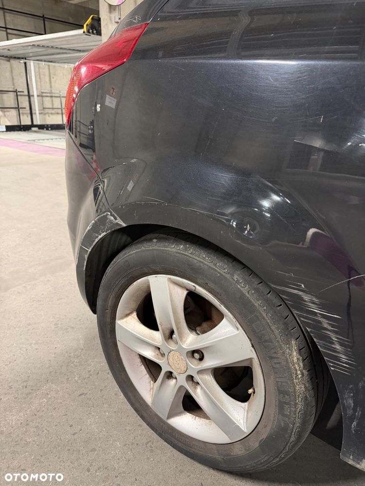 Kia Ceed - 11