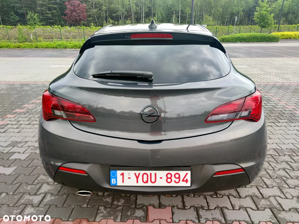 Opel Astra IV GTC 1.4 T Sport - 14