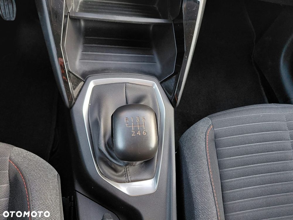 Peugeot 208 - 20
