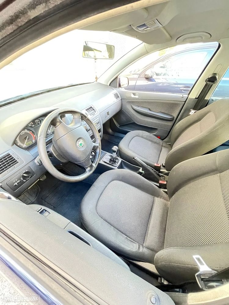 Skoda Fabia Break 1.2 Active - 10